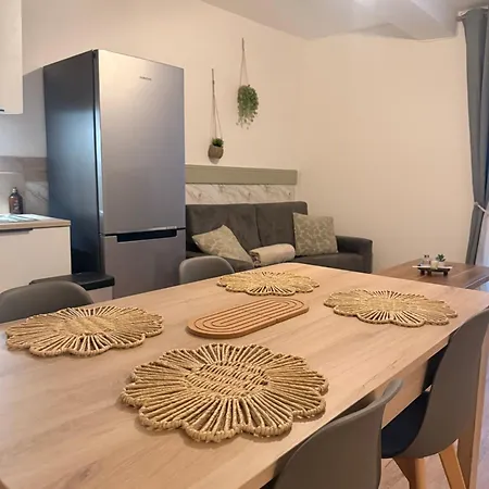 T2 Meuble De 55 M Plein Centre-ville Historique Appartement *