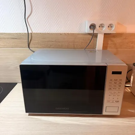T2 Meuble De 55 M Plein Centre-ville Historique *